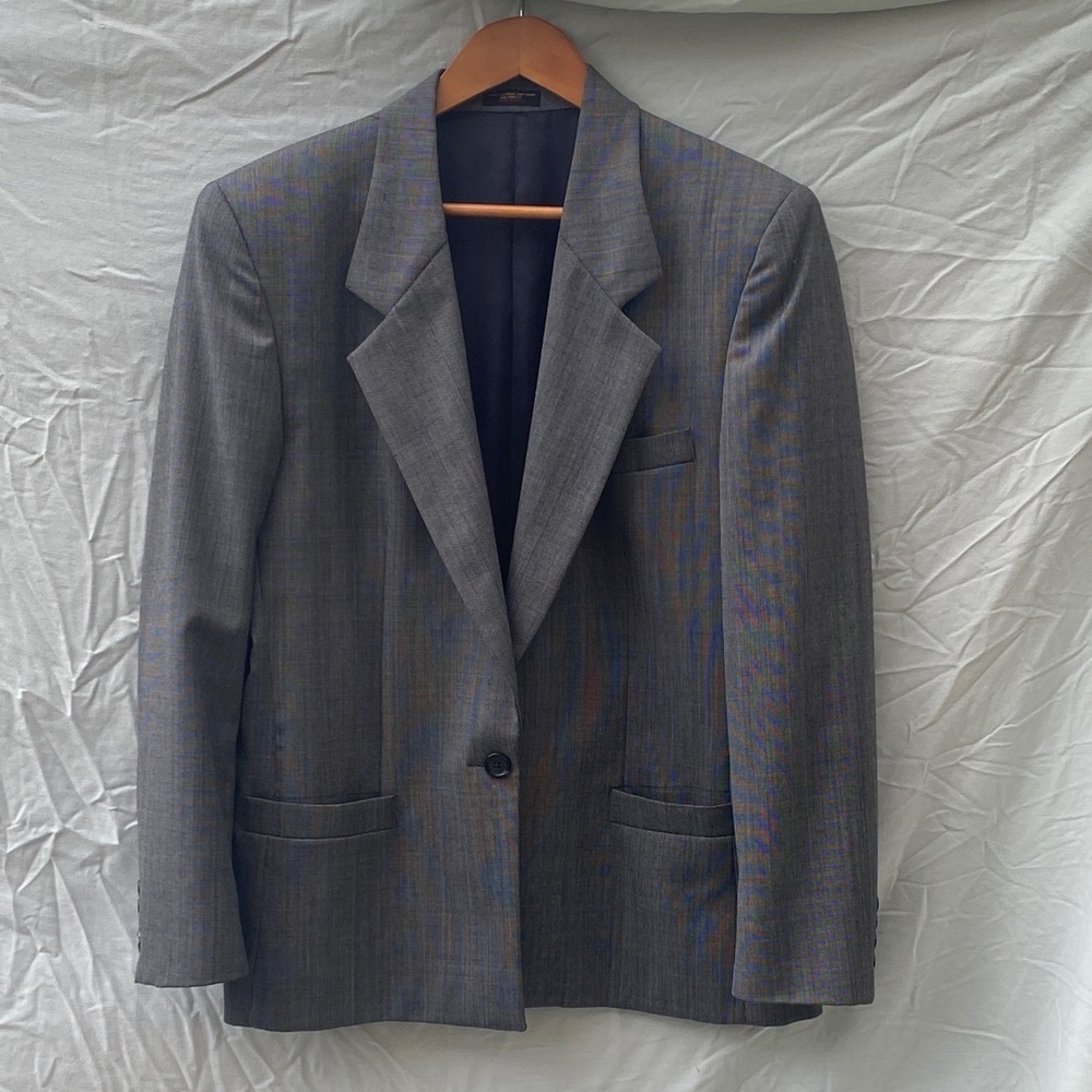 Woman’s Gray Single-Button Blazer